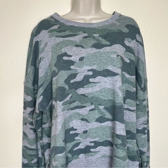 Time and Tru Green Gray Camo Split Side French Terry Sweatshirt Women XL 16 18 - Picture 3 of 13
